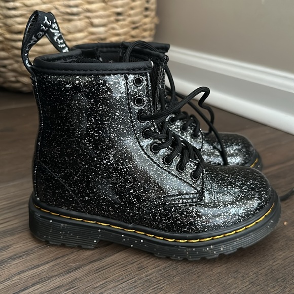 Girl Dr. Martens - Black Cosmic - Picture 1 of 3